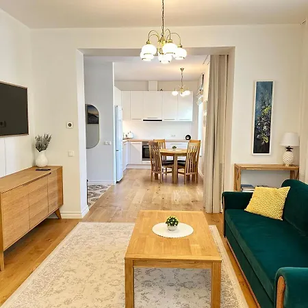 Koidula - Spacios 1-bedroom Apartment, Free Parking & Self Check-in Apartment *