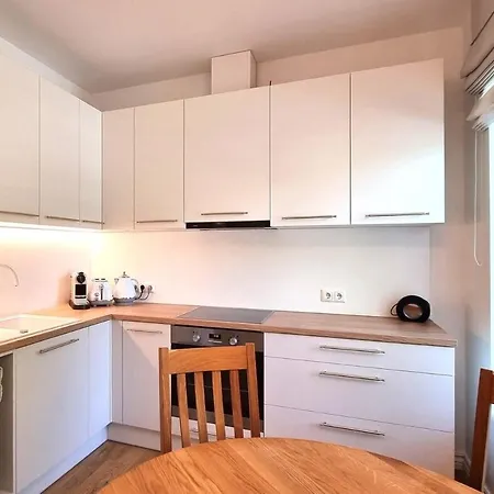 Koidula - Spacios 1-bedroom Apartment, Free Parking & Self Check-in Apartment Pärnu
